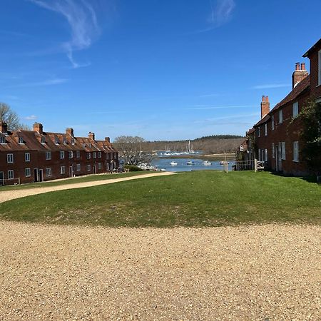 No 64 Bed And Breakfast Lymington Eksteriør billede