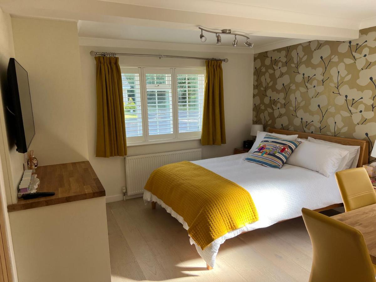 No 64 Bed And Breakfast Lymington Eksteriør billede